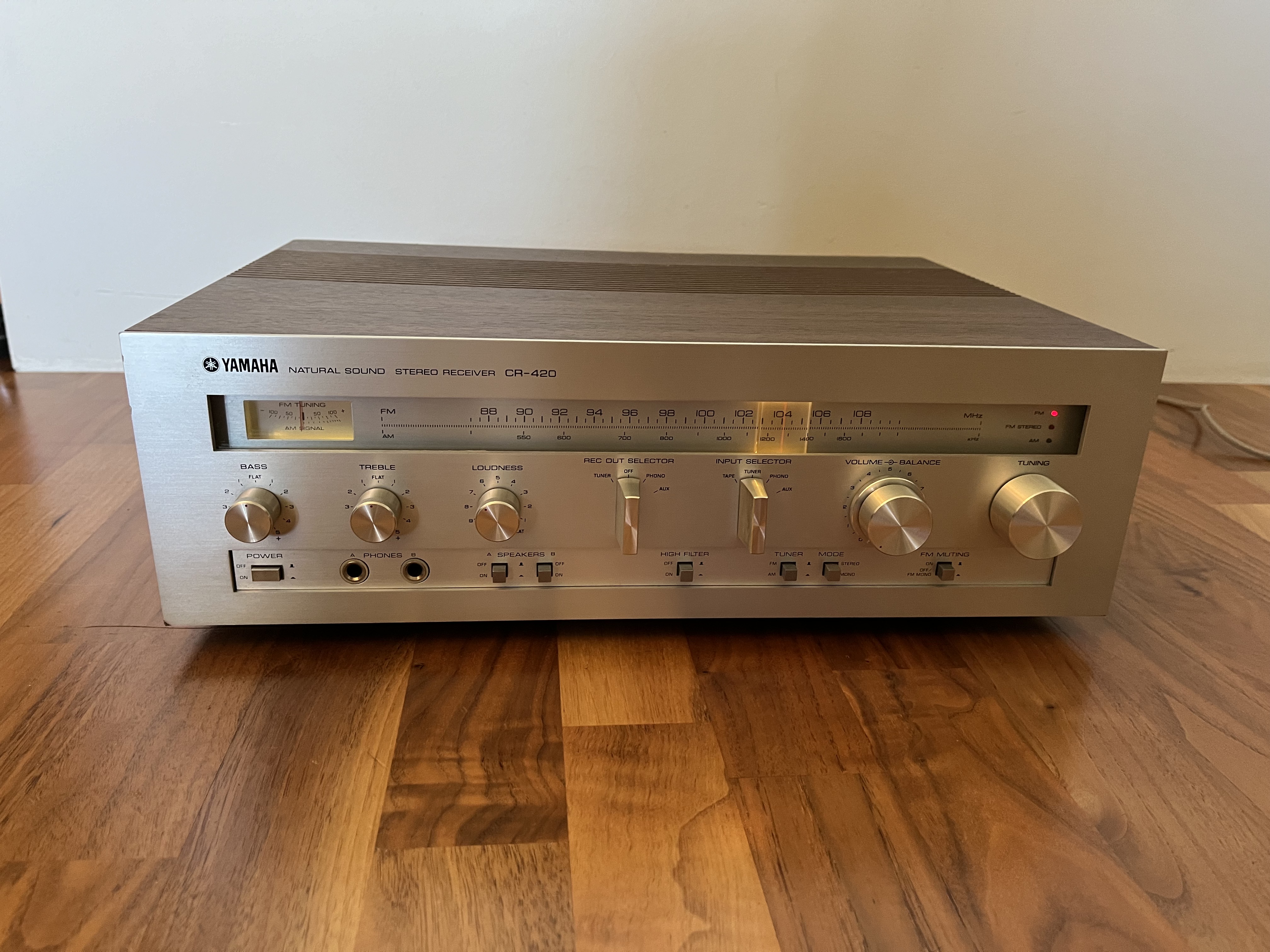 Listx - Amplifier Yamaha CR-420 Natural Sound Receiver